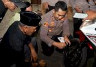 Cangkruakan-Kamtibmas-Polres-Pelabuhan-Tanjungperak-Beri-200-Kunci-Ganda-Motor-ke-Warga